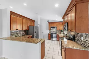 5737 Royal Club Dr, Boynton Beach, FL 33437 - Photo 4