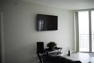 325 S Biscayne Blvd, Miami, FL 33131 - Photo 14