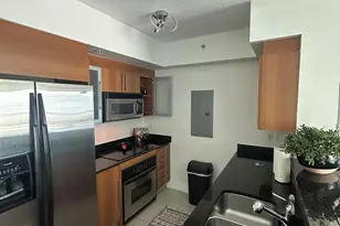 325 S Biscayne Blvd, Miami, FL 33131 - Photo 6