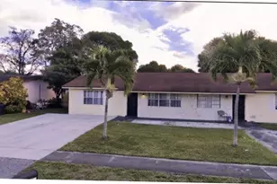 3830 Roan Ct E, West Palm Beach, FL 33403 - Photo 2
