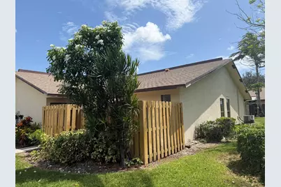 1501 Waterview Circle, Palm Springs, FL 33461 - Photo 2