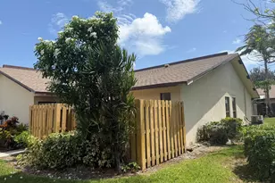 1501 Waterview Cir, Palm Springs, FL 33461 - Photo 2