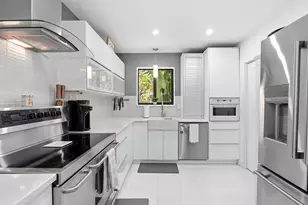 2860 Monroe St, Hollywood, FL 33020 - Photo 10