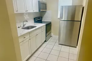 22 NW 8th Ave NW, Dania Beach, FL 33004 - Photo 2