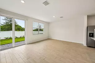 646 Salisbury Cir, Fort Pierce, FL 34982 - Photo 6