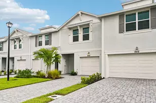 646 Salisbury Cir, Fort Pierce, FL 34982 - Photo 2