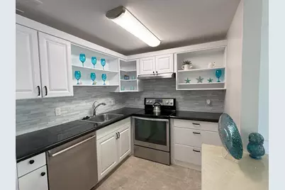 28 Ventnor B Drive, Deerfield Beach, FL 33442 - Photo 4
