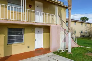 694 Michigan Ct, Saint Cloud, FL 34769 - Photo 6