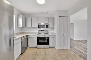 2502 SE Caladium Ct, Port Saint Lucie, FL 34952 - Photo 6