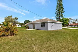 2502 SE Caladium Ct, Port Saint Lucie, FL 34952 - Photo 2