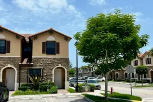 9207 W 33rd Ln, Hialeah, FL 33018 - Photo 2