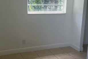 810 NW 40th, Oakland Park, FL 33309 - Photo 2