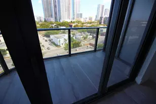 121 NE 34th St, Miami, FL 33137 - Photo 24