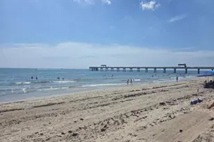 190 SE 7th St, Deerfield Beach, FL 33441 - Photo 2