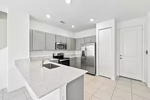 2011 Tamarind Dr, Riviera Beach, FL 33410 - Photo 6
