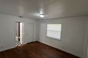 2421 NW 8th Pl, Fort Lauderdale, FL 33311 - Photo 6