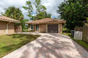 352 Window Rock Dr, Wellington, FL 33414 - Photo 1