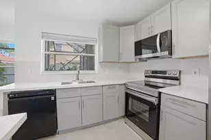 1378 SW 180th Ave, Pembroke Pines, FL 33029 - Photo 6