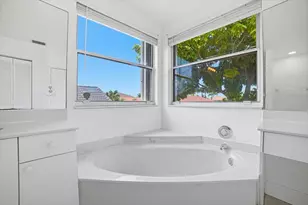 1378 SW 180th Ave, Pembroke Pines, FL 33029 - Photo 20