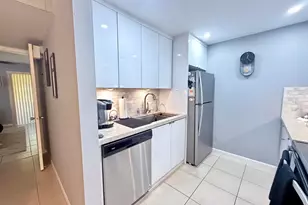 150 SW 134th Way, Pembroke Pines, FL 33027 - Photo 2