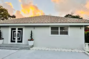 51 Lariat Cir, Boca Raton, FL 33487 - Photo 2