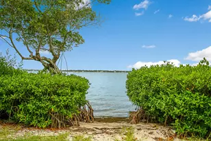 269 NE Edgewater Dr, Stuart, FL 34996 - Photo 2