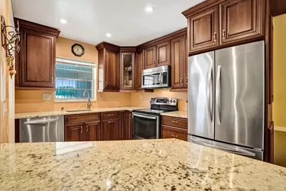 2121 NE 68th Street #202, Fort Lauderdale, FL 33308 - Photo 2