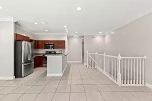 29 NE 24th Ave, Pompano Beach, FL 33062 - Photo 4