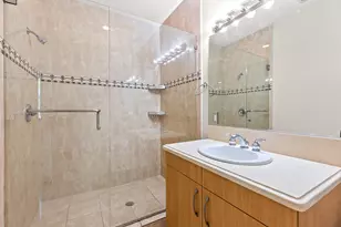 29 NE 24th Ave, Pompano Beach, FL 33062 - Photo 18
