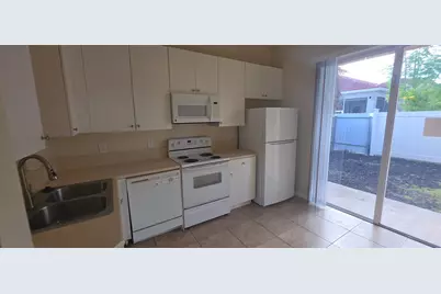 2110 NE 37th Road, Homestead, FL 33033 - Photo 2
