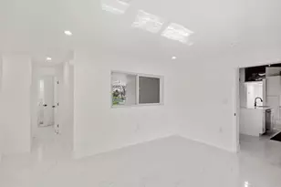 1530 NW 18th Ct, Fort Lauderdale, FL 33311 - Photo 10