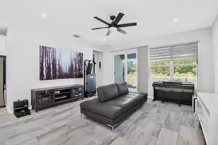 6710 Pointe of Woods Dr, West Palm Beach, FL 33413 - Photo 12