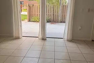 904 9th Ct, Palm Beach Gardens, FL 33410 - Photo 2