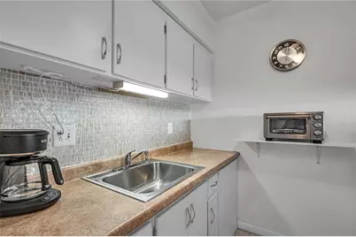 925 SW 11th Avenue #Unit j17, Hallandale Beach, FL 33009 - Photo 16