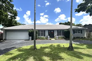 560 S Lake Dasha Dr, Plantation, FL 33324 - Photo 1