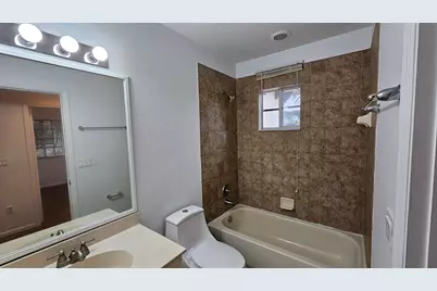 2022 Island Drive, Riviera Beach, FL 33404 - Photo 14