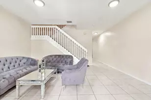 406 W Santa Catalina Cir, North Lauderdale, FL 33068 - Photo 2