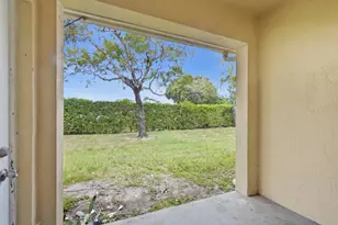 406 W Santa Catalina Cir, North Lauderdale, FL 33068 - Photo 10