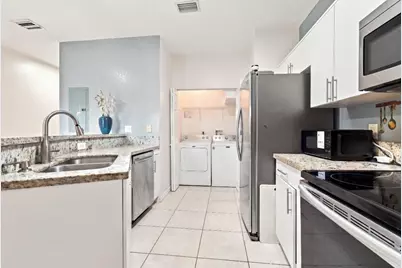406 W Santa Catalina Circle #406, North Lauderdale, FL 33068 - Photo 4