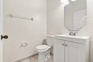 406 W Santa Catalina Cir, North Lauderdale, FL 33068 - Photo 8