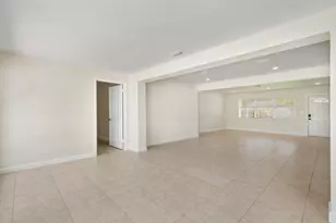 401 NE 24th St, Boca Raton, FL 33431 - Photo 8