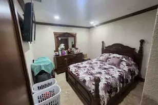1195 NW 30th Pl, Miami, FL 33125 - Photo 8