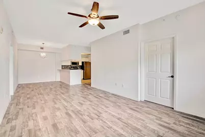 2801 Sarento Place #304, Palm Beach Gardens, FL 33410 - Photo 2