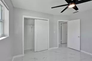 260 NE 41st St, Oakland Park, FL 33334 - Photo 18