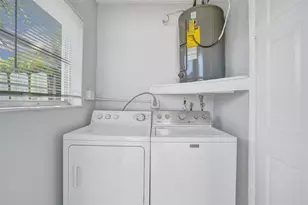 260 NE 41st St, Oakland Park, FL 33334 - Photo 12