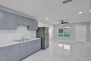 260 NE 41st St, Oakland Park, FL 33334 - Photo 10