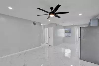 260 NE 41st Street, Oakland Park, FL 33334 - Photo 8