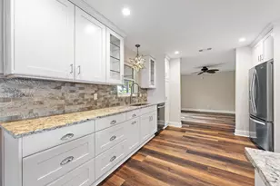 18334 SE Tee Ln, Tequesta, FL 33469 - Photo 8