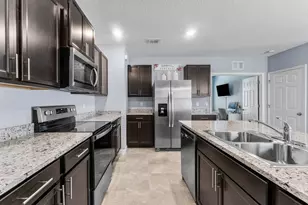 11260 SW Hadley St, Port Saint Lucie, FL 34987 - Photo 4