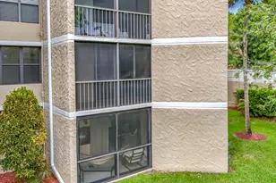 16300 Golf Club Rd, Weston, FL 33326 - Photo 32